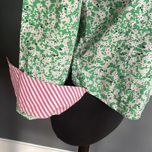 Lily Pulitzer green/pink/white/black tiny floral print button down shirt. Size 2 - Picture 3 of 6